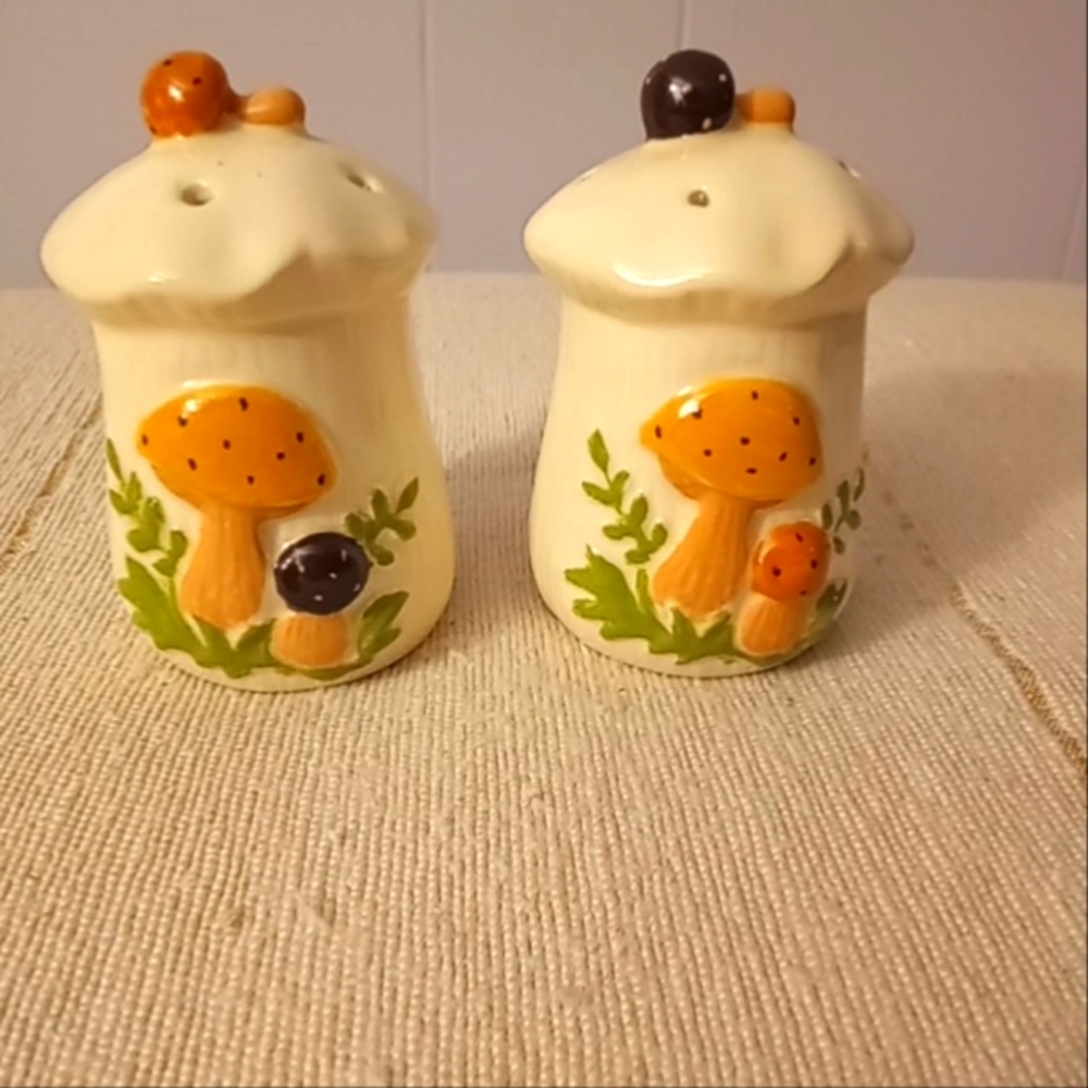 Vintage Mushroom Salt and Pepper Shakers